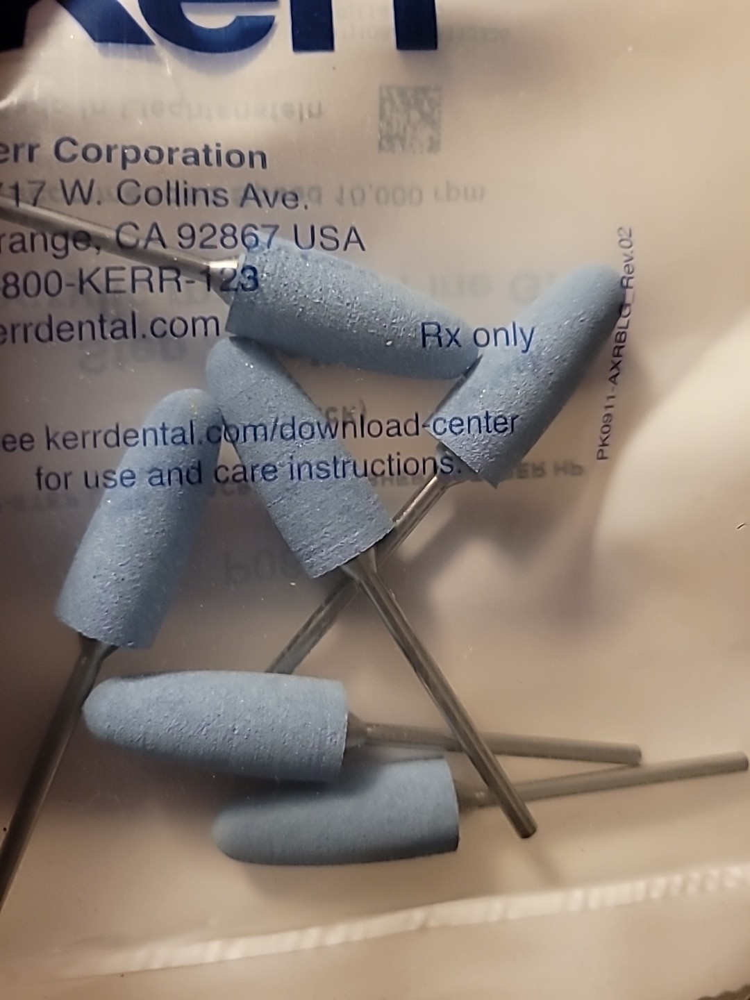 6 Kerr NTI Acrylic Polisher, Light Blue, HP, Round End Taper, Fine, 10mm Head