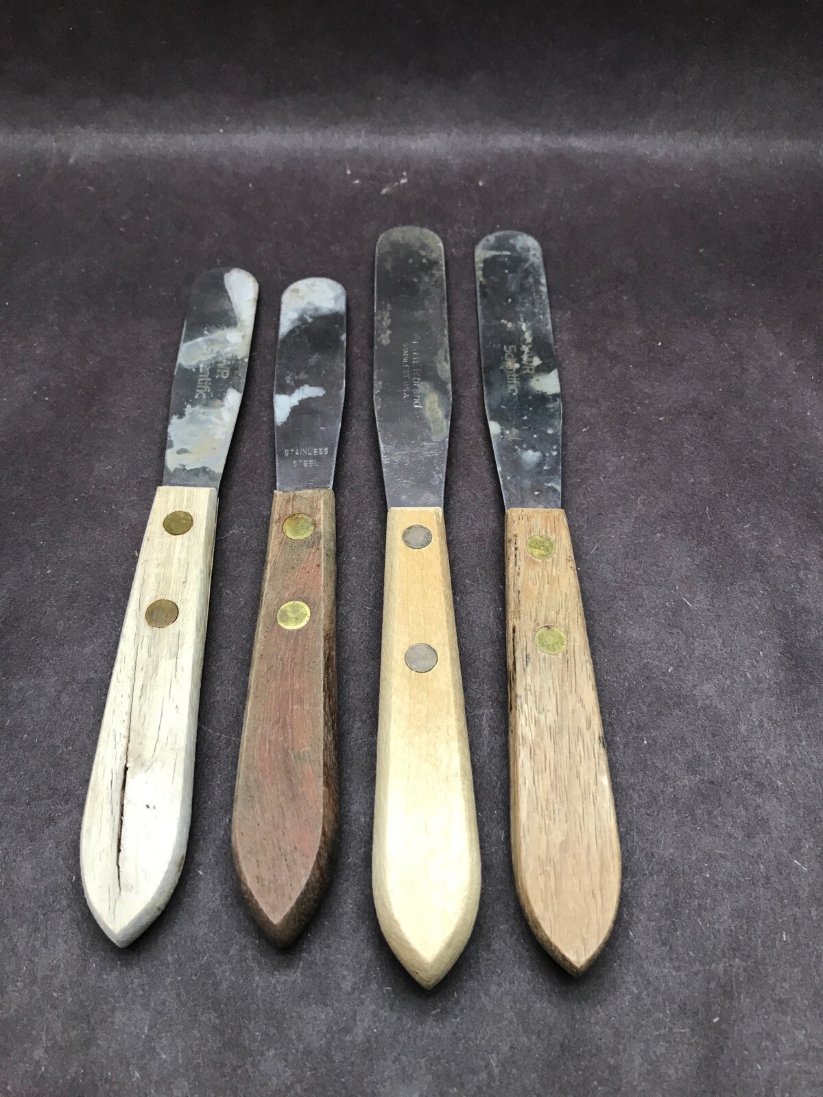 (4 Pc) Laboratory Stainless Steel 3” & 4” Spatulas w/ Wood Handle 6-3/4” 8” OAL