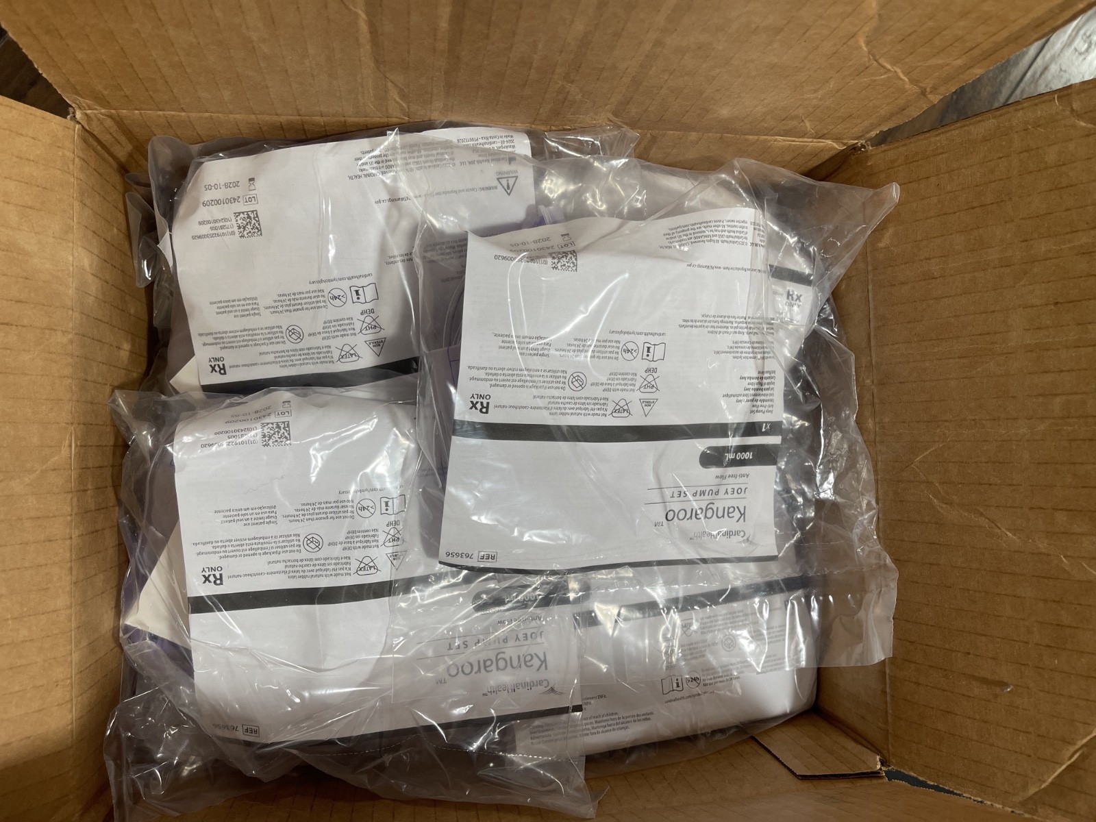 Kangaroo Joey Pump Set 1000ml Bag Anti Free Flow 763656/LOT of 28/Exp 05/10/2028