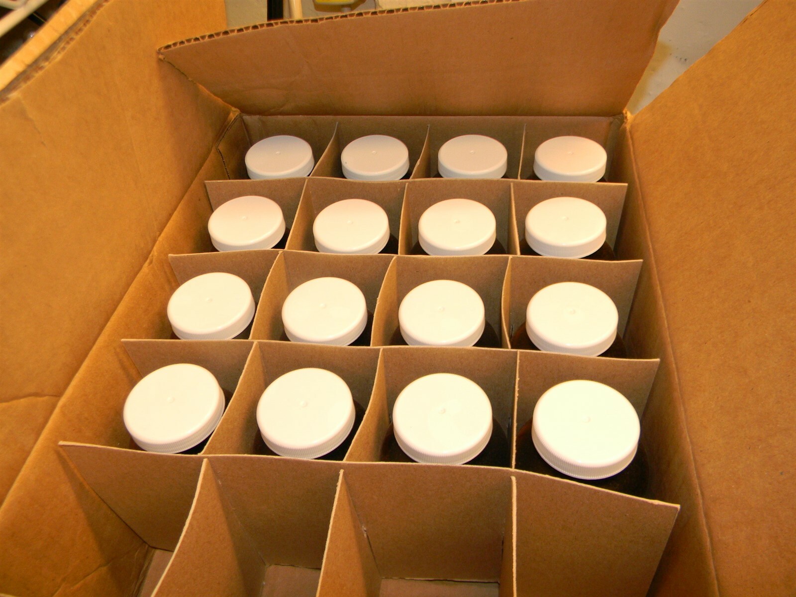 16 Fisherbrand 250 mL Amber WM Packer Bottles w Teflon Face Lined Cap 02-911-441