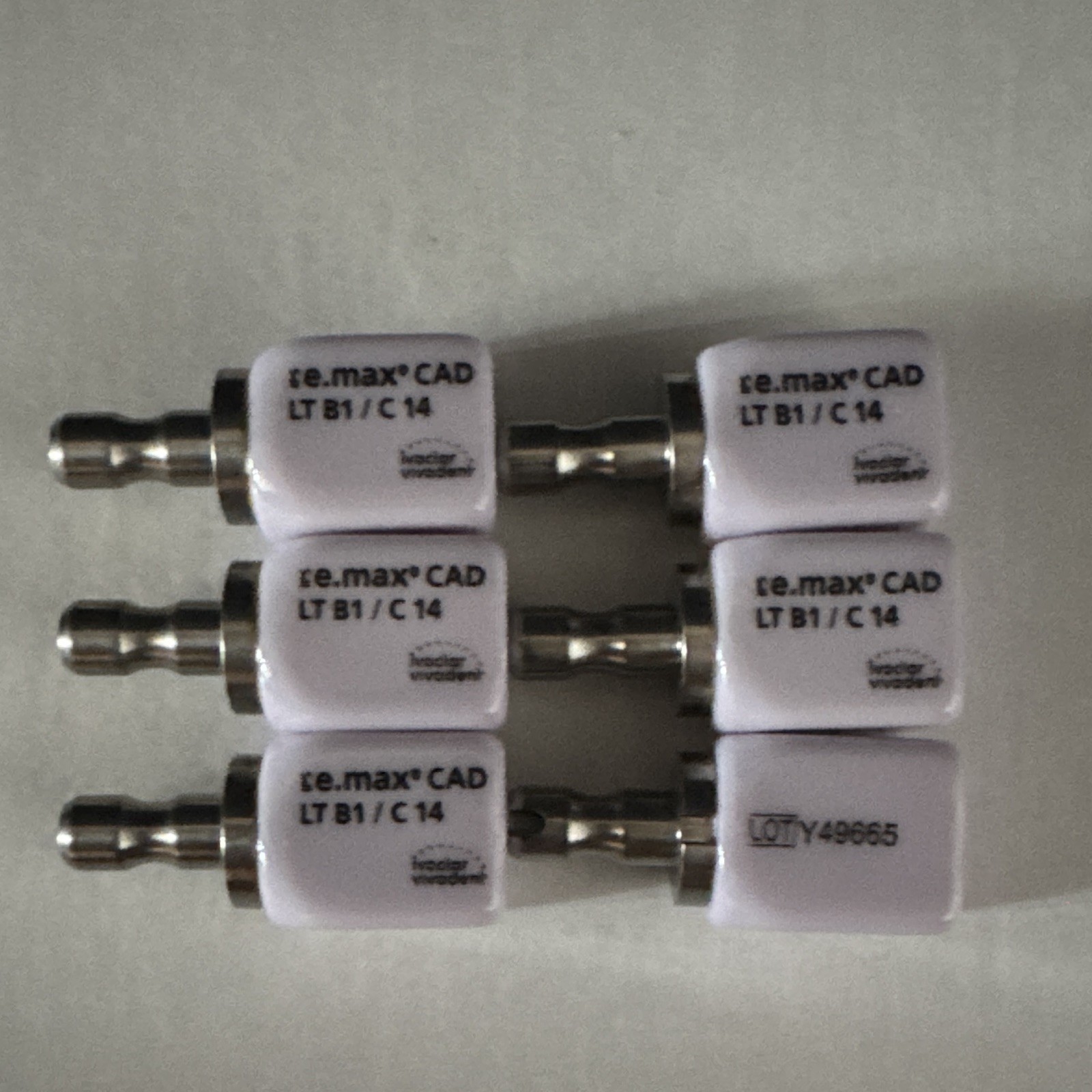 Ivoclar IPS E.max CAD For Cerec Block combo. B1 HT/LT/MT. Refer to photos