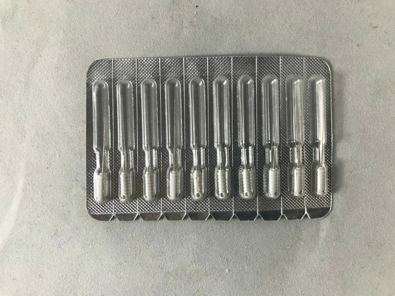 Redland Dental 30 pc. White #001 25 mm Endo Stainless Steel Barbed Broaches