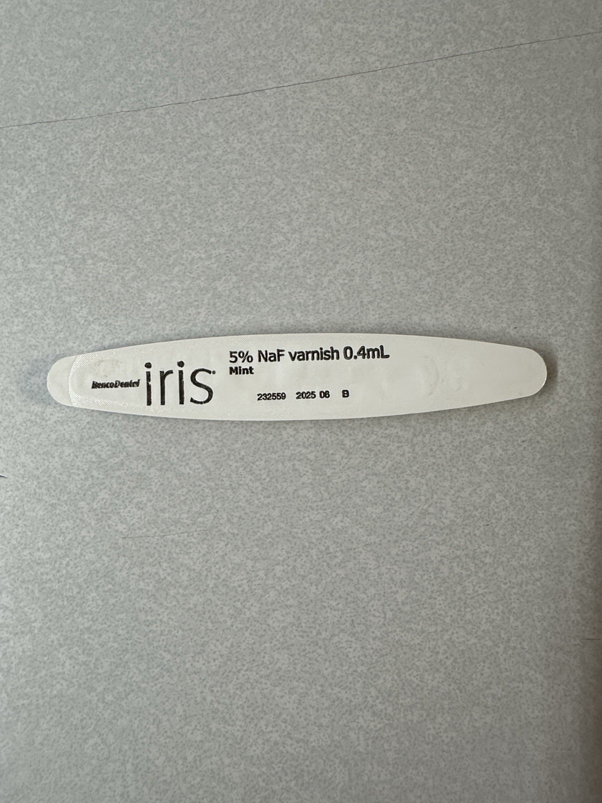 Benco Dental IRIS White-to-Clear 5% NaF Varnish NWT
