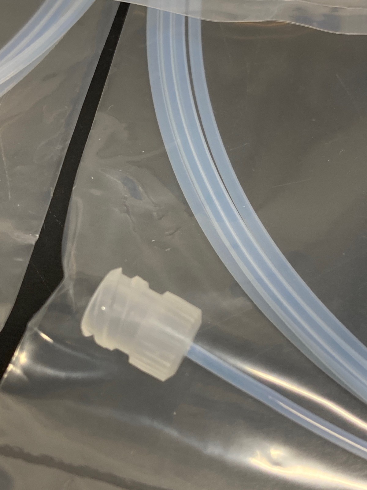 (5) HAMILTON Polymer PTFE Tubing w/ F Luer Connector 1.6mmOD 60” 19g 90669–60IN