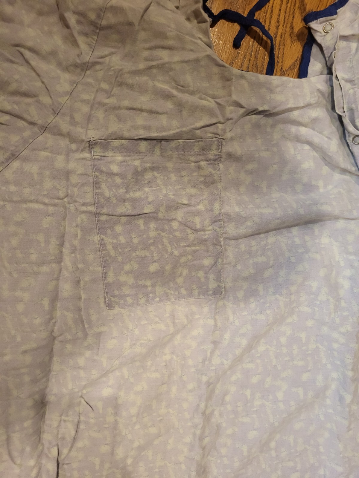 Lot Of 4 Medline Patient medical gowns 3/4 sleeve shoulder snaps tie back blend