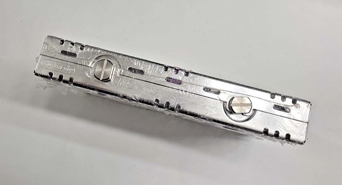 IM5106, INSTRUMENT CASSETTE PURPLE SMALLS SIGNATURES SERIES 10 HU FRIEDY, NEW