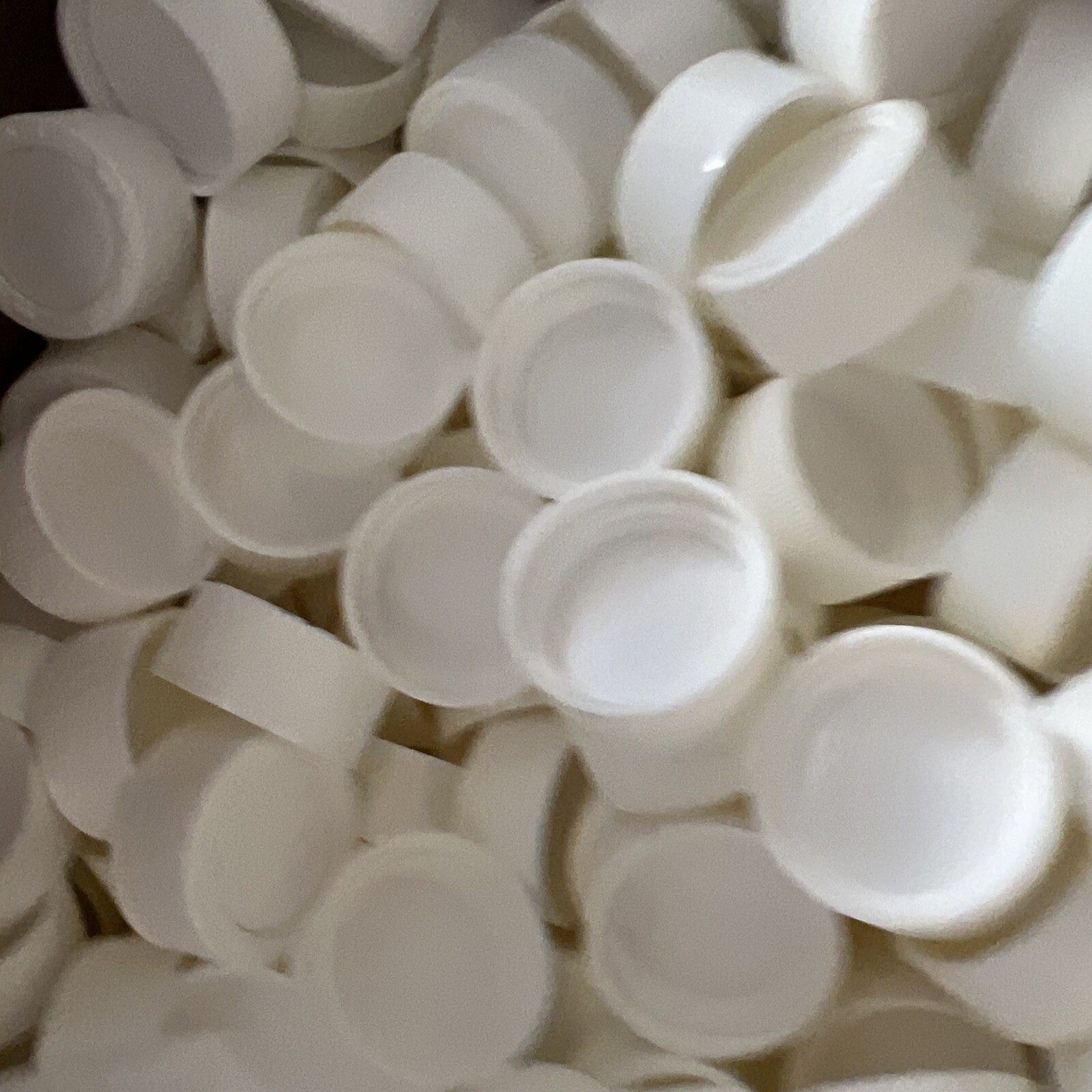 1 bag of 650 closures. 38-400 ultra loc c closures