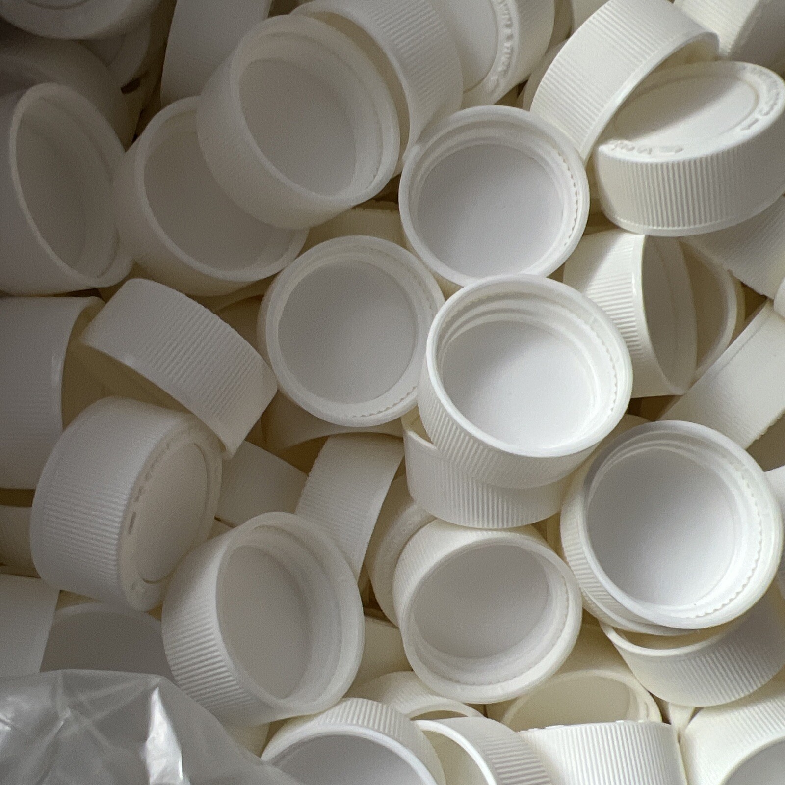 1 bag of 650 closures. 38-400 ultra loc c closures