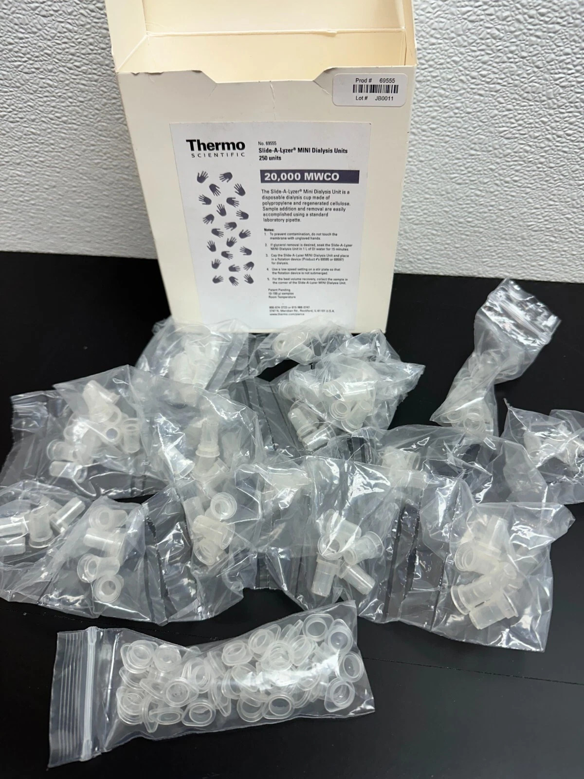 Thermo Scientific PN 69555 Slide A Lyzer 0.1 mL MINI Dialysis Devices 20K MWCO