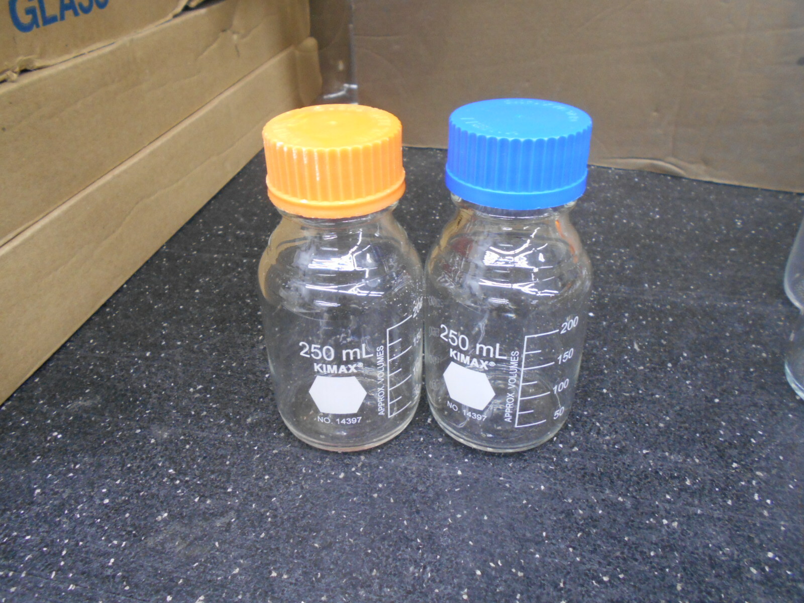 LOT OF 2 KIMBLE KIMAX 14397 250mL MEDIA STORAGE BOTTLE W/ POURING RING