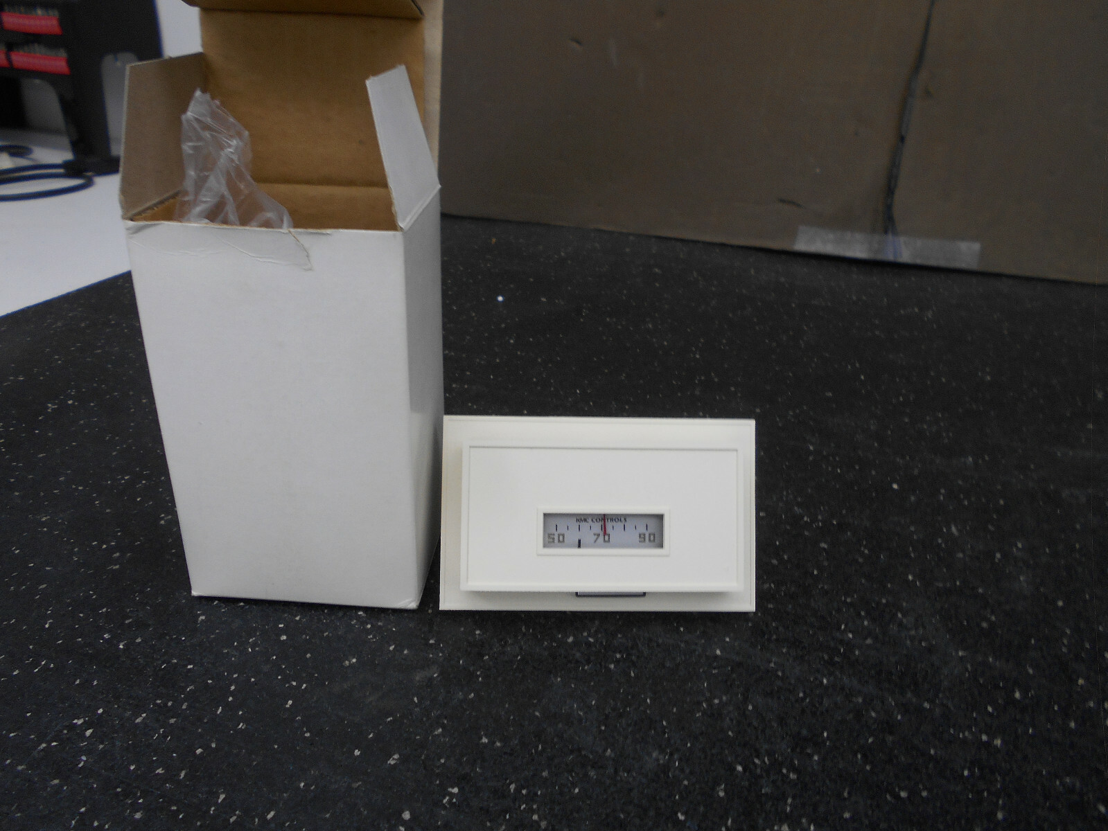 KMC CONTROLS CTC-2001-10 THERMOSTAT CONTROLLER