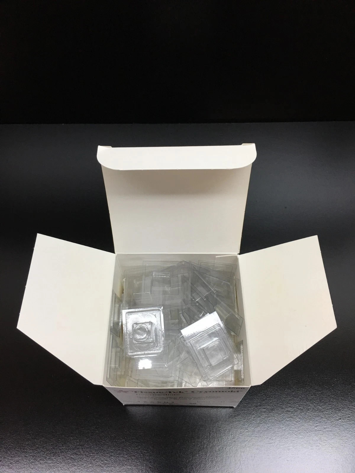 SAKURA REF 4566 Tissue-Tek Cryomold Intermediate 15 x 15 x 5mm