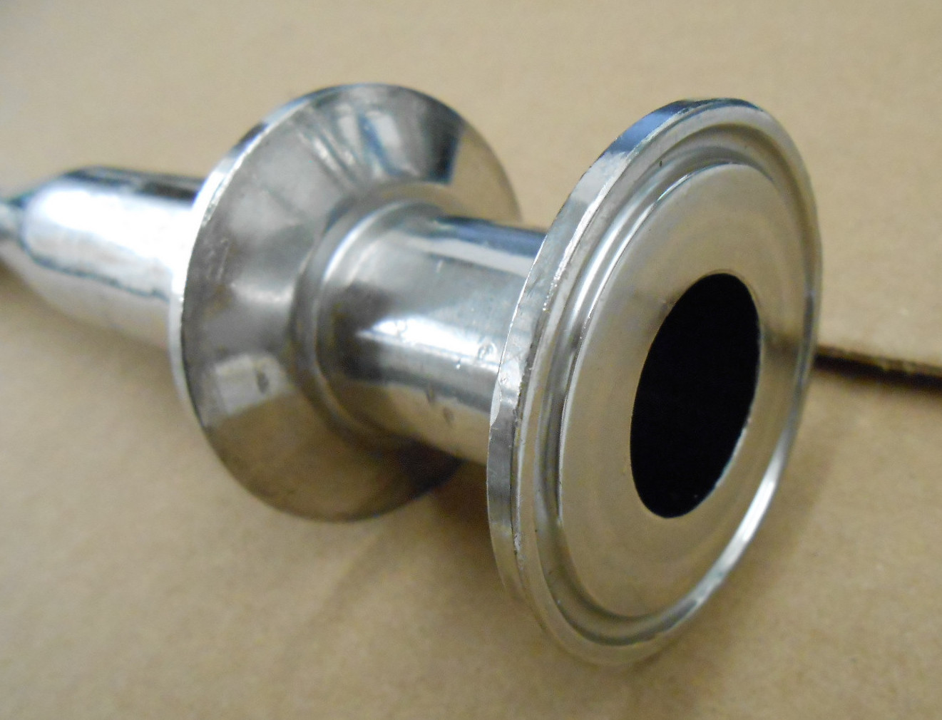 1″ SPRAY BALL W/5 3/4″ SUPPLY LINE AND 1 ” SANITARY FITTINGS