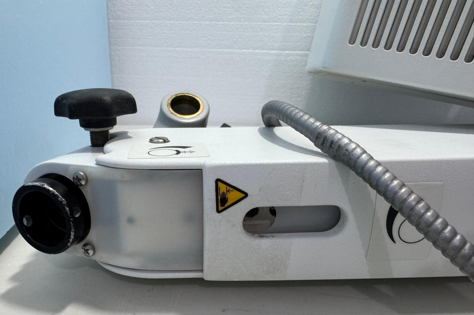 Zeiss Optical Equipment Support Arm Assembly 220-240V AS-IS Parts
