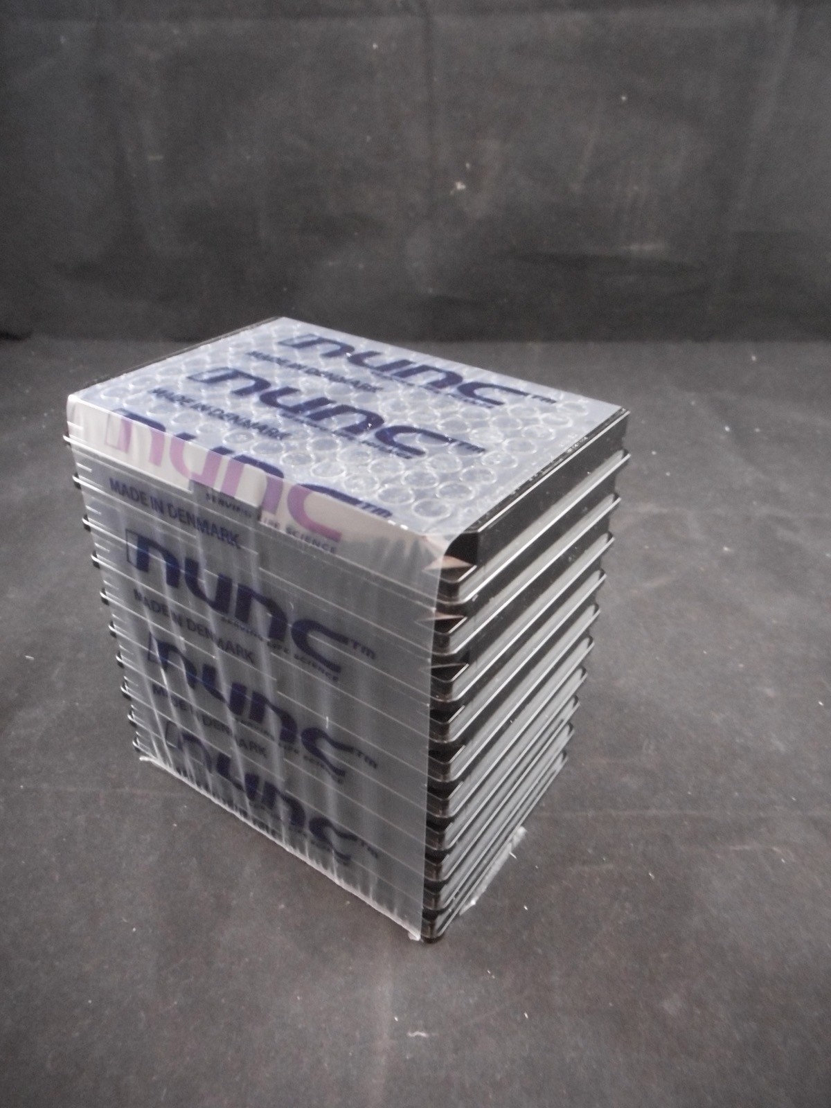 NUNC Plastic 96-Well x 400uL MicroWell Assay MaxiSorp Treated Black Polystyrene