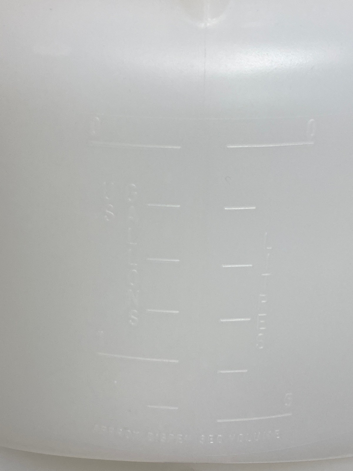 Used VWR 10L Polypropylene Graduated Round Carboy w/ Cap Spigot Handles 216-1710