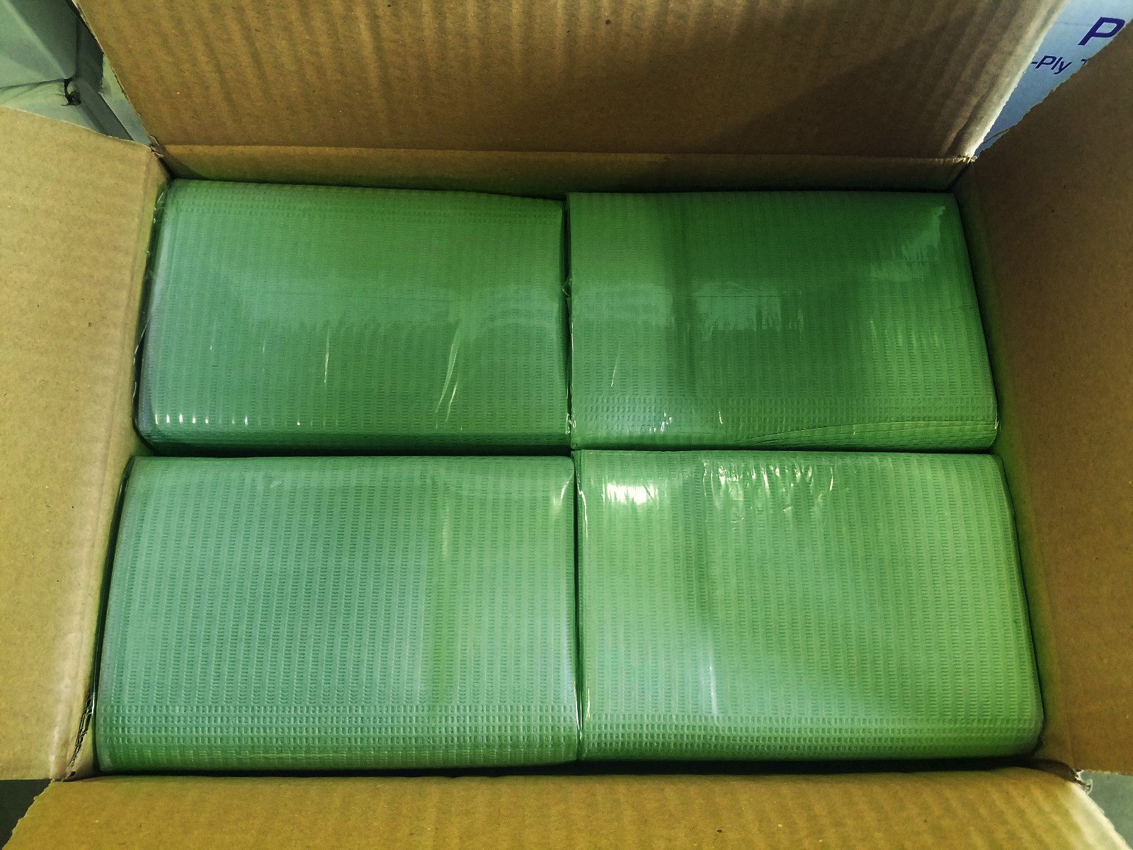 Patient Bibs (2+1)Ply Towels Polyback 18×13 for TATTOO DENTAL MEDICAL 500 Green