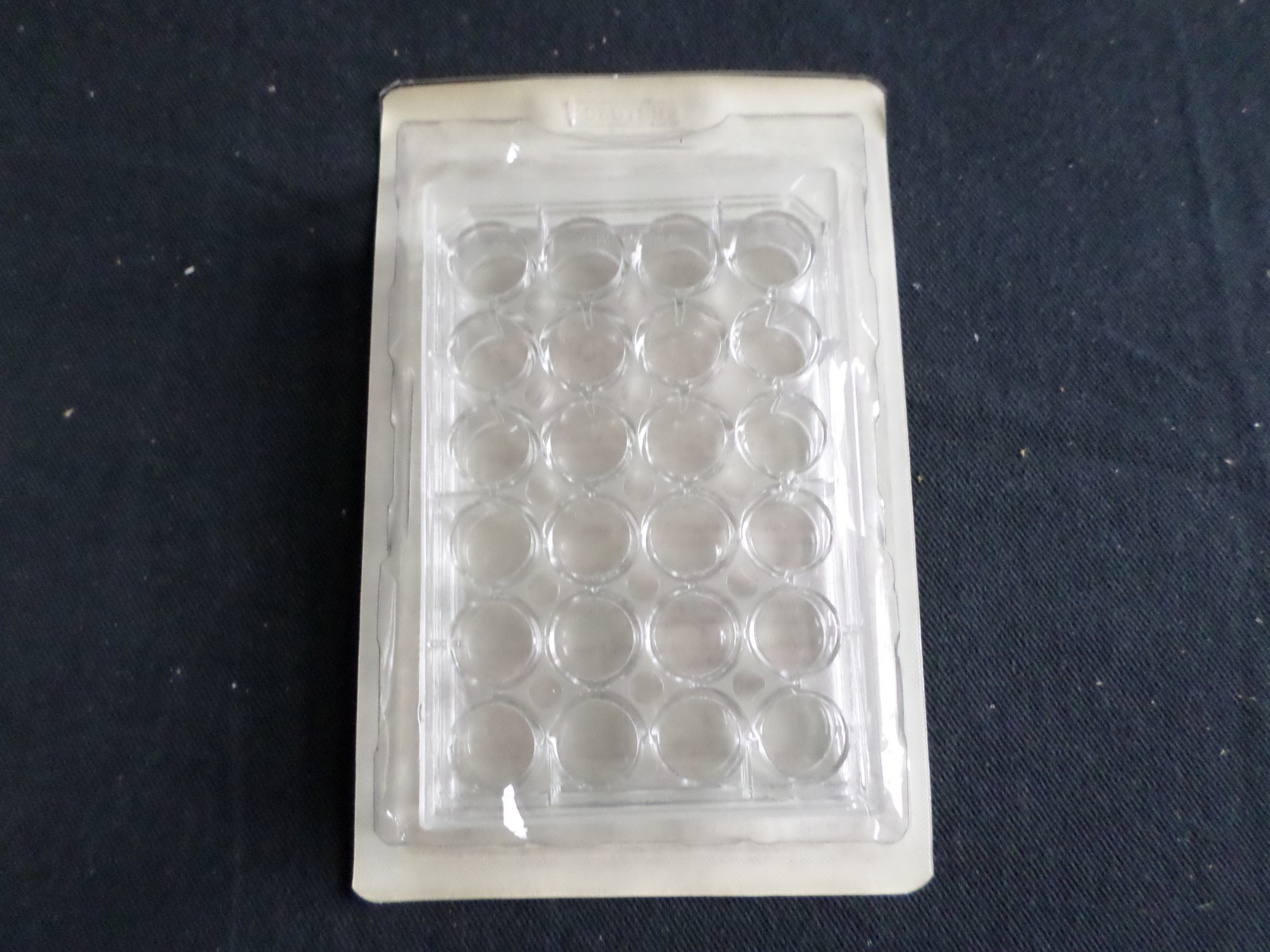 (4) BD Falcon 24-Well Primaria TC Flat Bottom Plate With Lid, Sterile, 353847