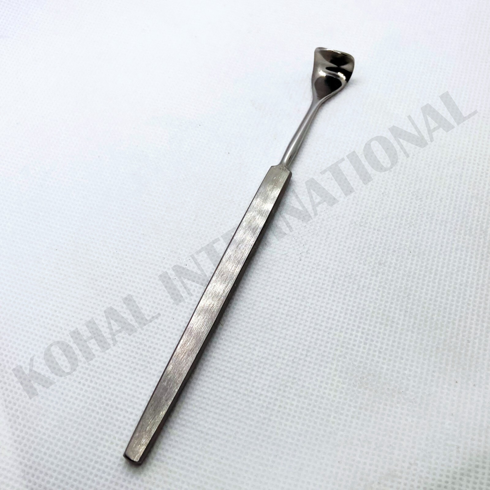 DESMARRES Eye Lid Retractor, 5.1/2″, Blade 17 mm, Size: 4 german stainless steel