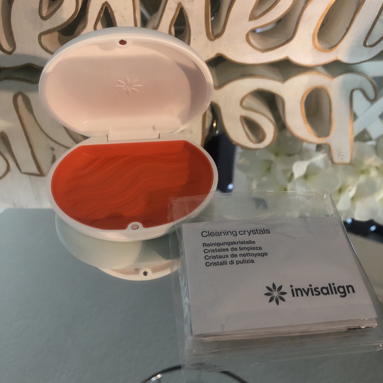 INVISALIGN Aligner and Retainer Case – White & Orange – NEW Cleaning Crystals