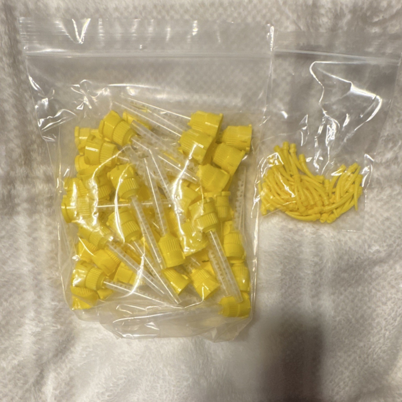 Yellow Dental Applicator Tips and Microbrushes for Dental Laboratory Dentistry